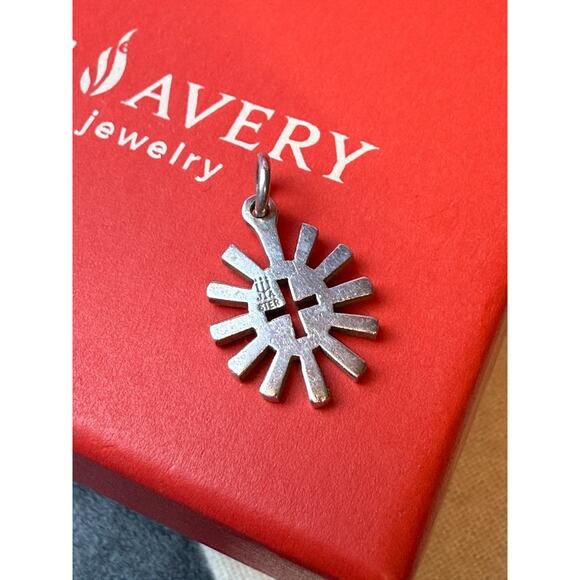Retired James Avery Sterling Silver Sunburst Cut Out Cross Charm Uncut Loop - Picture 2 of 7